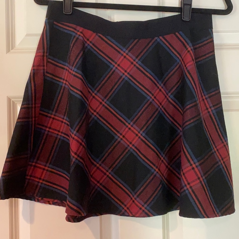 Red & black plaid skirt with elastic waistband